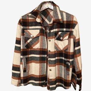Women’s Size 5 Plaid Button-Up Shacket – Warm & Stylish Jacket for Fall/Winter